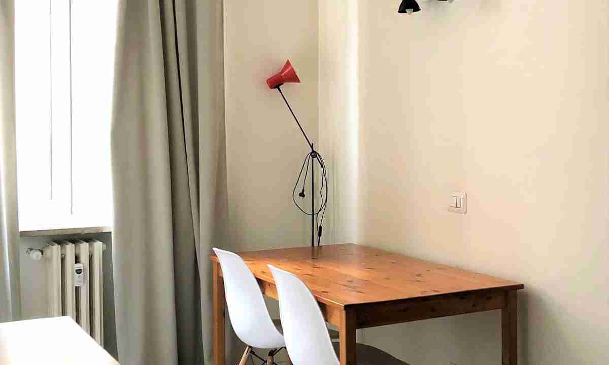 affitto-locazione-monolocale-via-bassini-milano-dettaglio-tavolo
