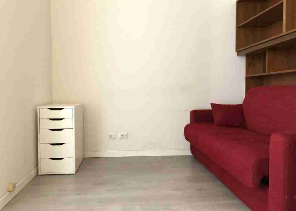 affitto-locazione-monolocale-via-bassini-milano-salotto