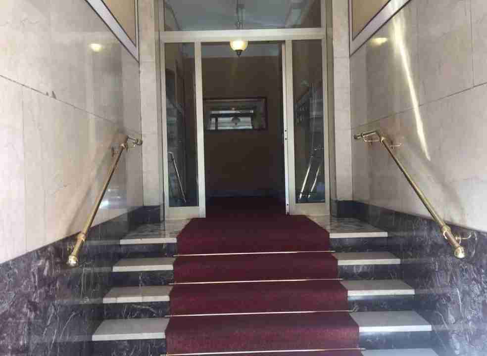 affitto-locazione-trilocale-via-noe-milano-ingresso-stabile