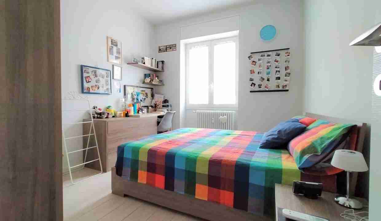 bilocale ristrutturato via amadeo milano camera da letto