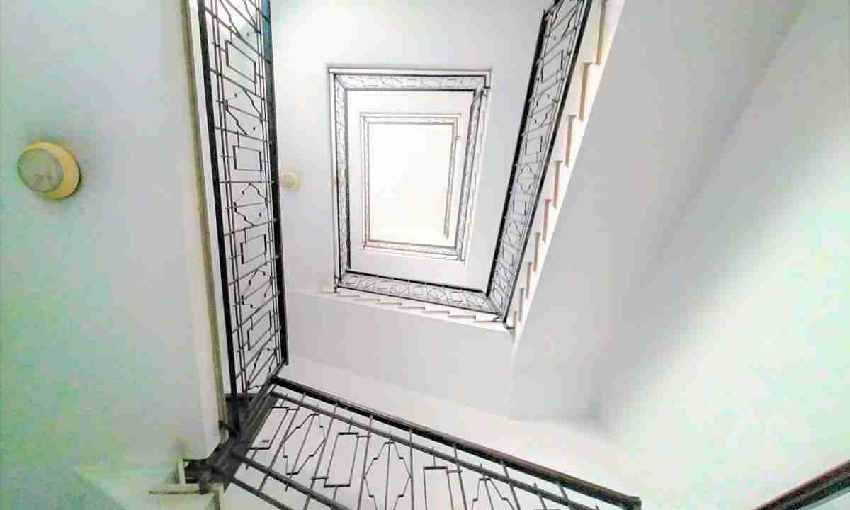 locazione-bilocale-via-pinturicchio-milano-scala-interna