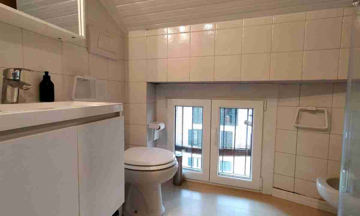 monolocale-mansardato-locazione-via-galeazzo-alessi-milano-navigli-bagno