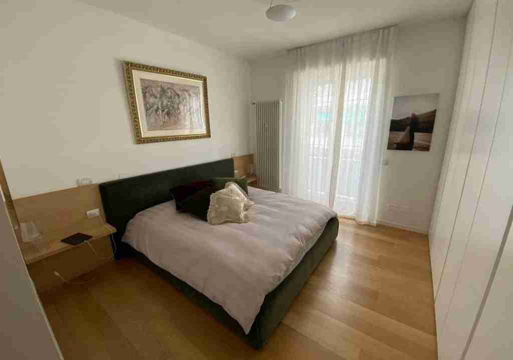 vendita-ampio-quadrilocale-zona-dateo-milano-camera-1