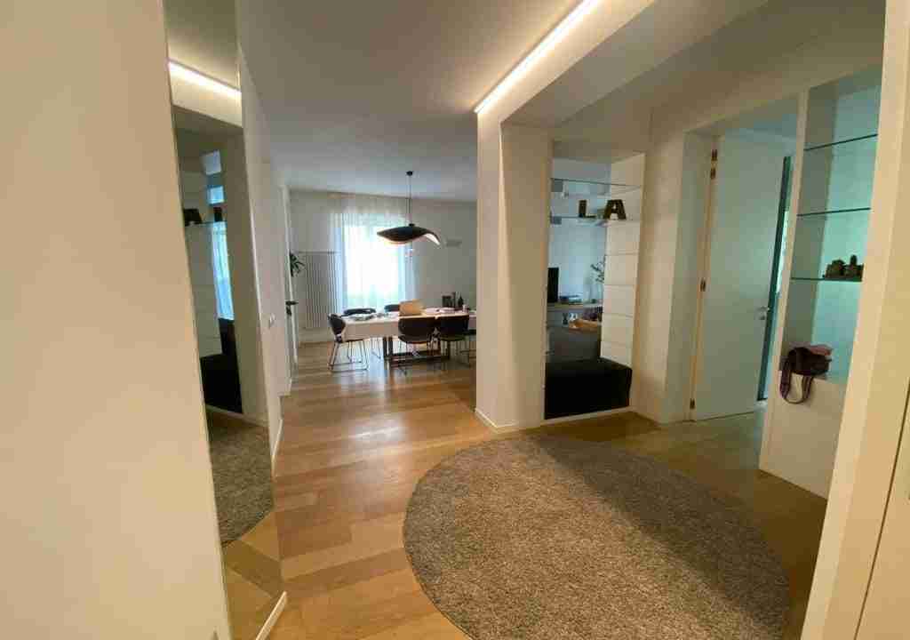 vendita-ampio-quadrilocale-zona-dateo-milano-ingresso-zona-giorno