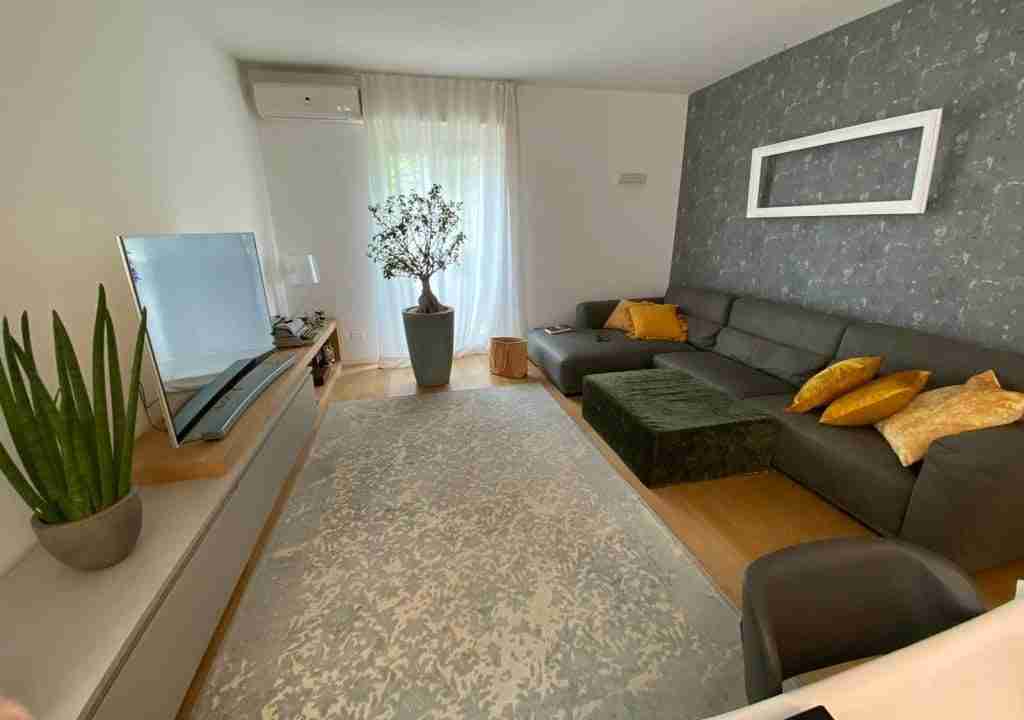 vendita-ampio-quadrilocale-zona-dateo-milano-salotto