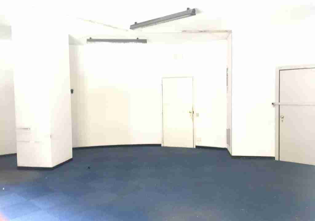vendita-trilocale-via-plinio-milano-salone-molto-ampio-2