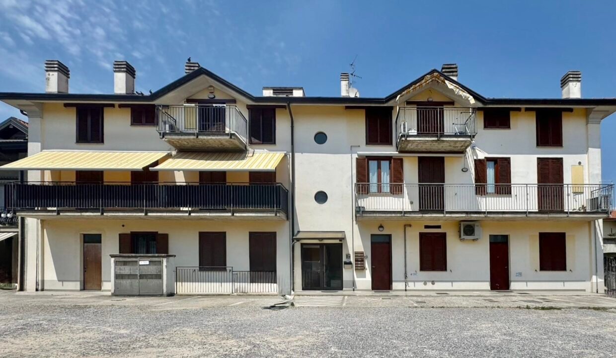 ba8eec97-75b3-4bef-8d92-a084796b7c5a