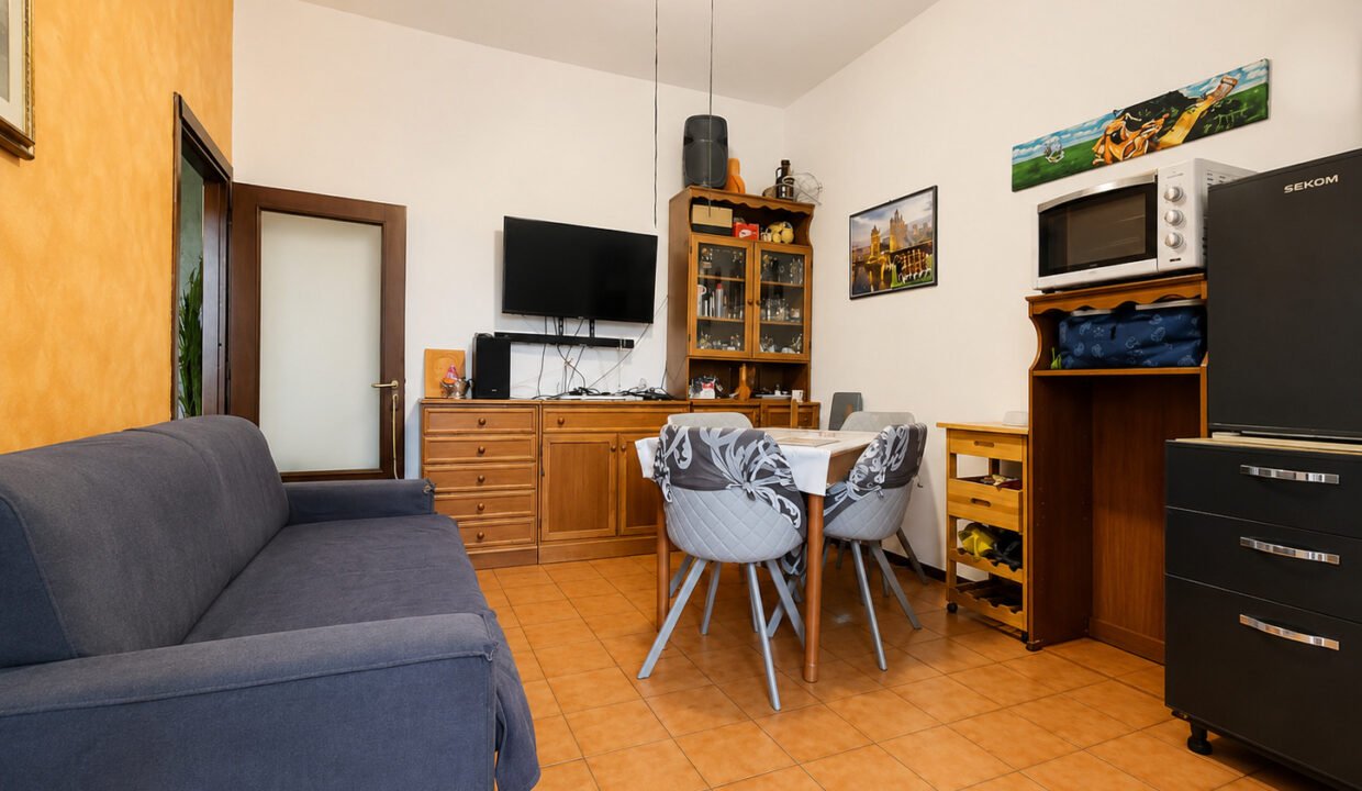 vista sala con cucinotto
