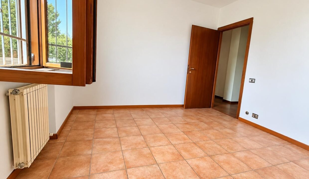 8ac85c04-fa48-4341-9b58-1eeda8fa02ad